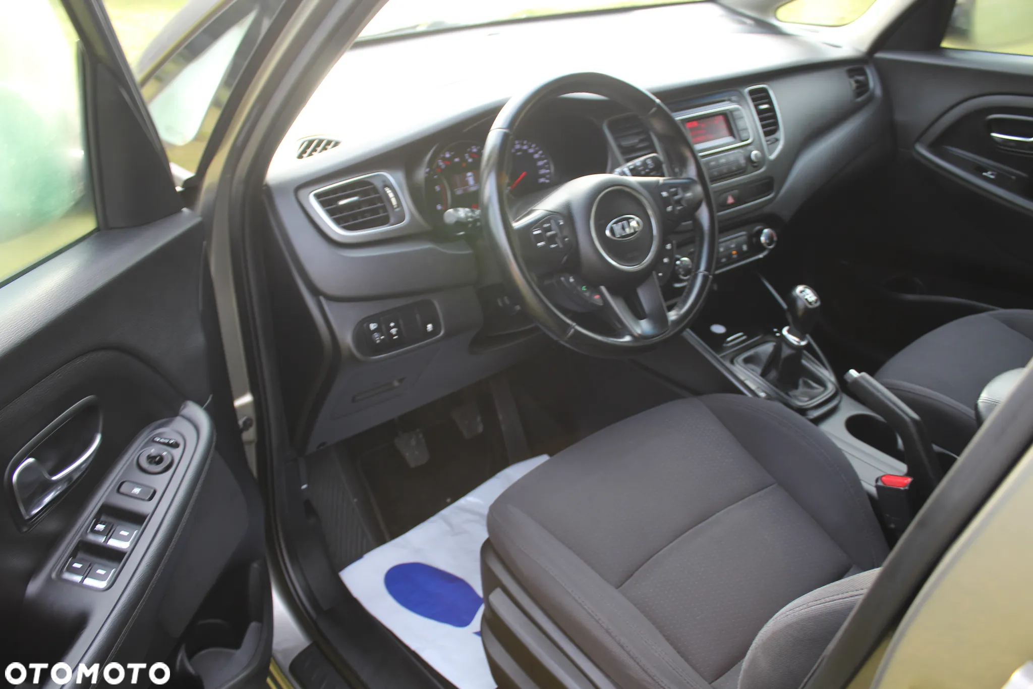 Kia Carens 1.7 CRDi Vision - 16