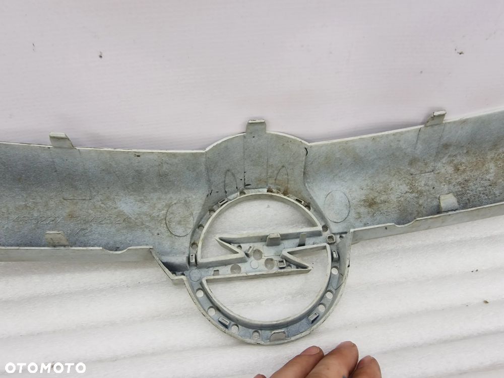 OPEL ASTRA H 3 III 04- NAKŁADKA NA ATRAPĘ / GRILL PRZEDNI PRZÓD , NR 13142522 / 13142524 , NR AUKCJI GR276 - 7