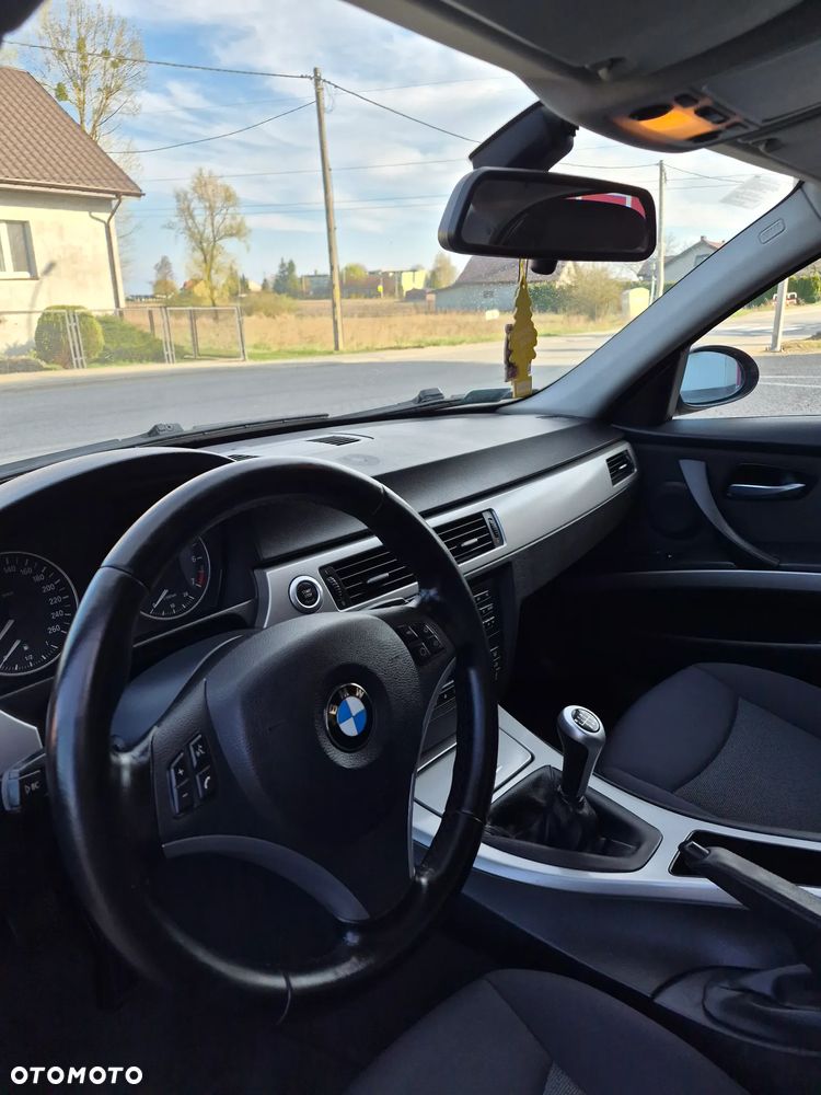 BMW Seria 3 320i - 13