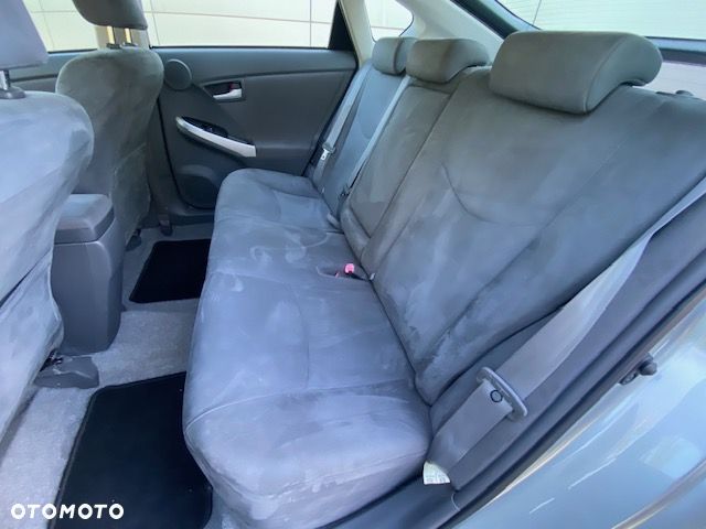 Toyota Prius (Hybrid) Comfort - 26