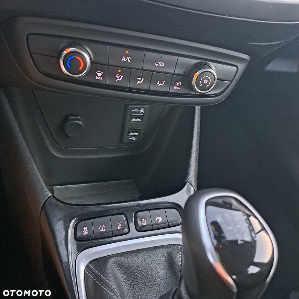 Opel Crossland X - 9