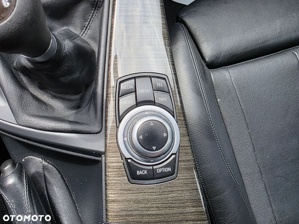BMW Seria 3 320i Efficient Dynamics Edition Luxury Line - 24