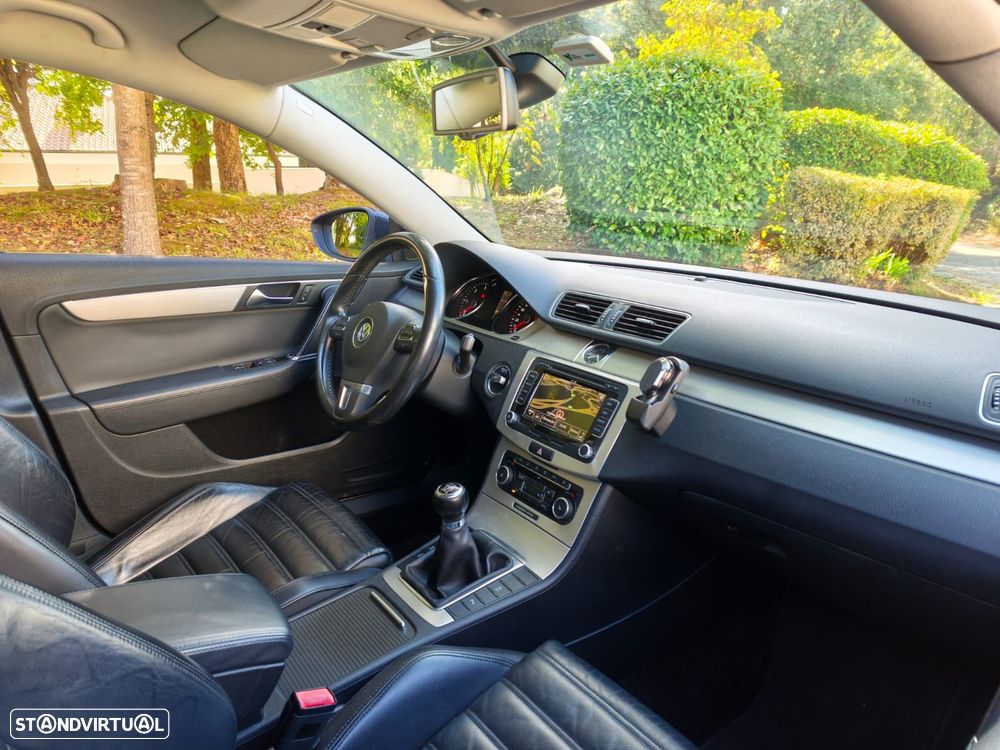 VW Passat Variant 2.0 TDI DPF Highline - 18