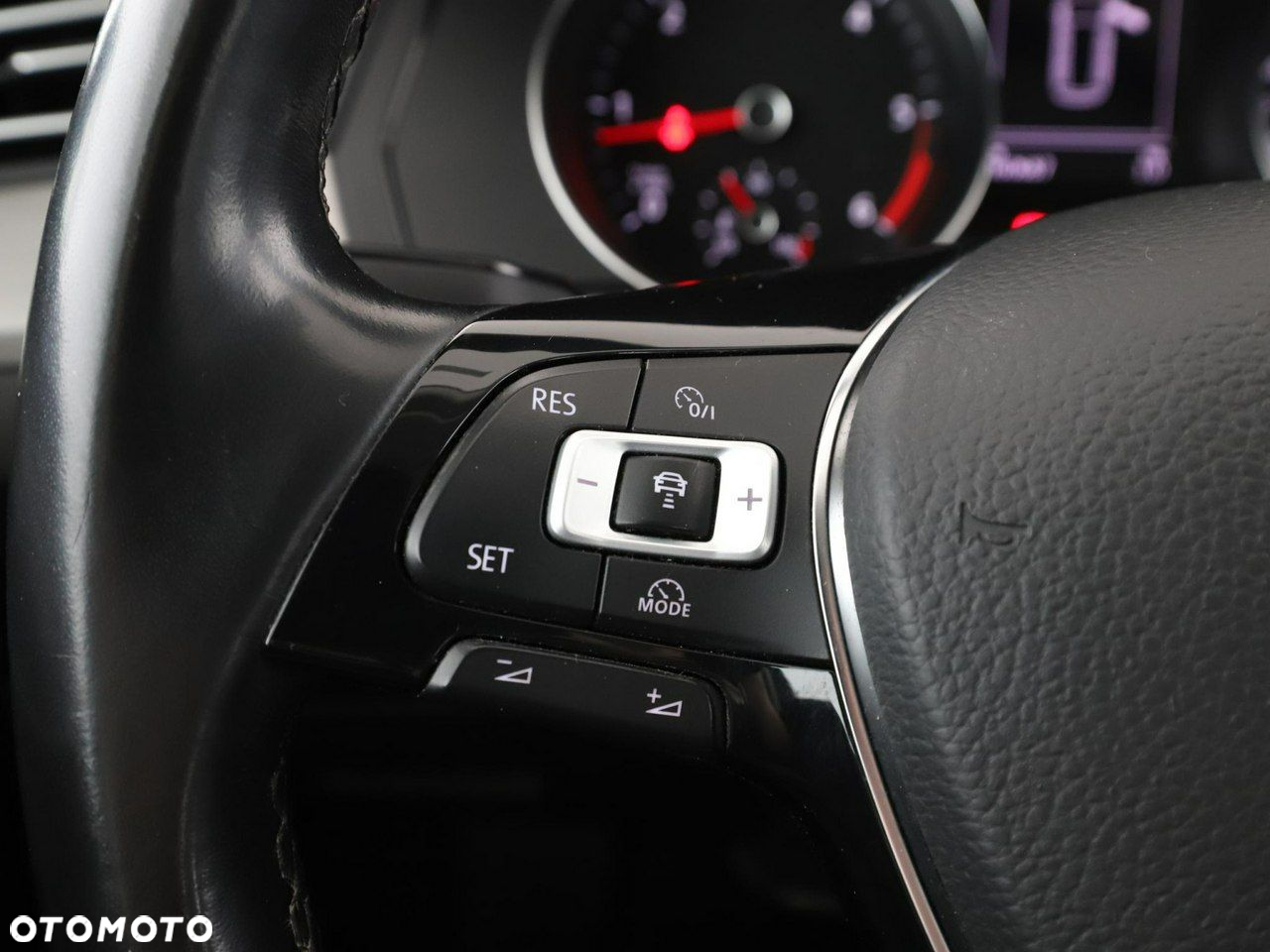 Volkswagen Passat 2.0 TDI BMT Trendline - 30