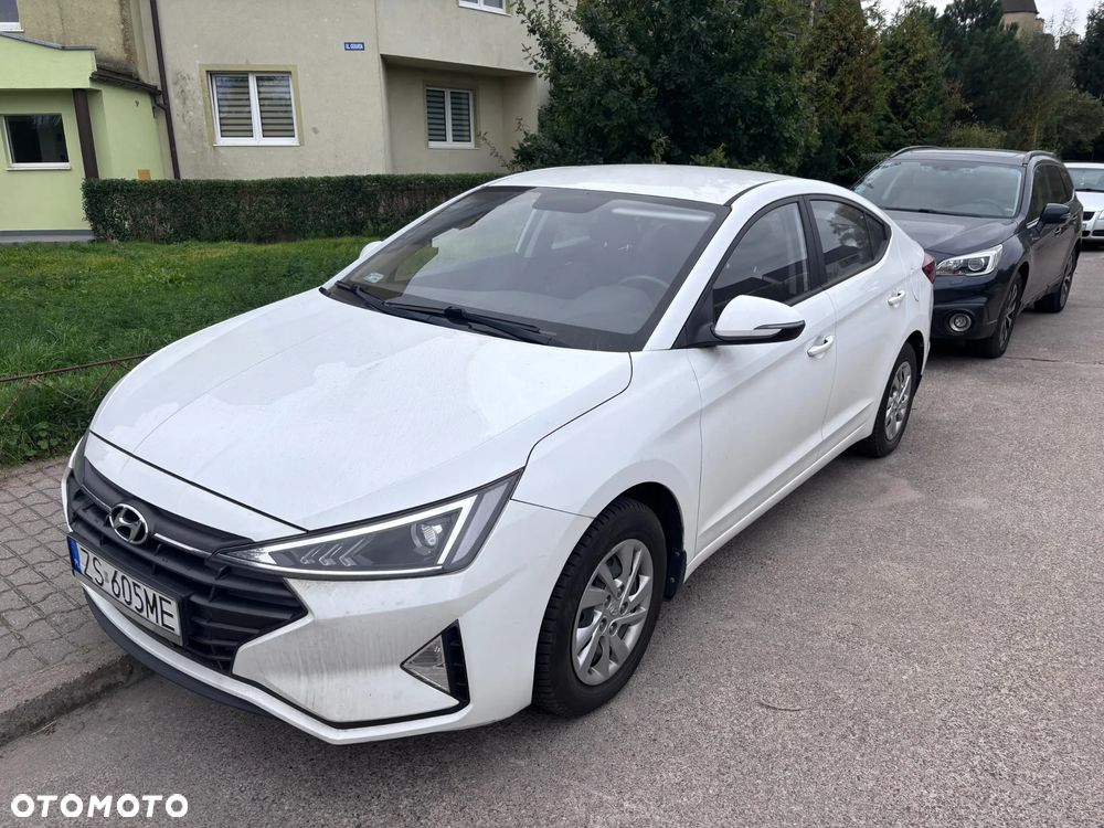 Hyundai Elantra 1.6 Classic + - 1