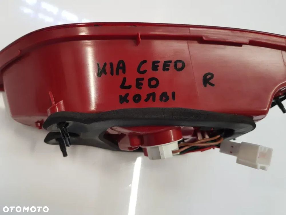 Lampa prawa tylna w klapę LED Kia Ceed II KOMBI LIFT - 4