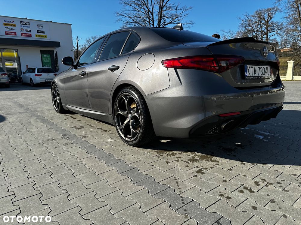 Alfa Romeo Giulia 2.0 Turbo 16V AT8 Veloce Ti - 2