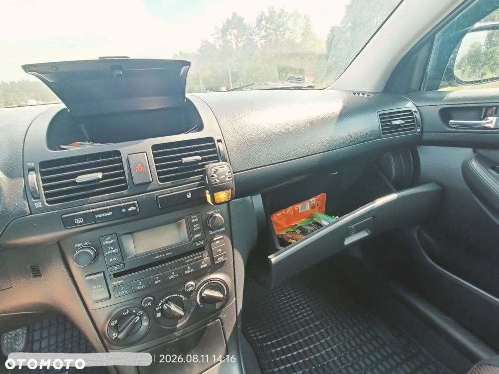 Toyota Avensis 2.0 D-4D Sol - 24