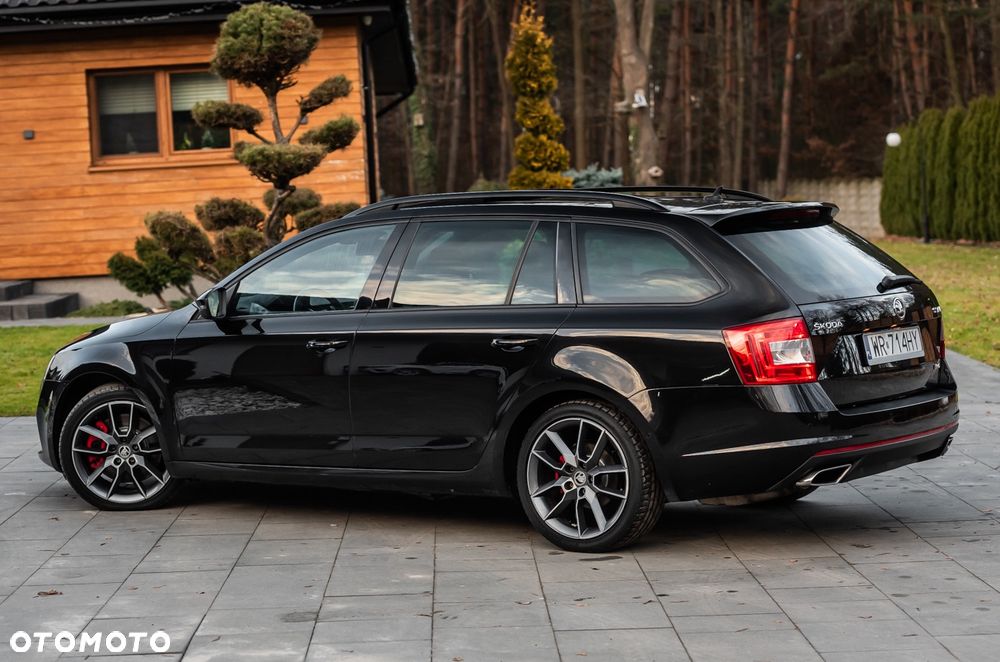 Skoda Octavia 2.0 TDI DSG RS - 25