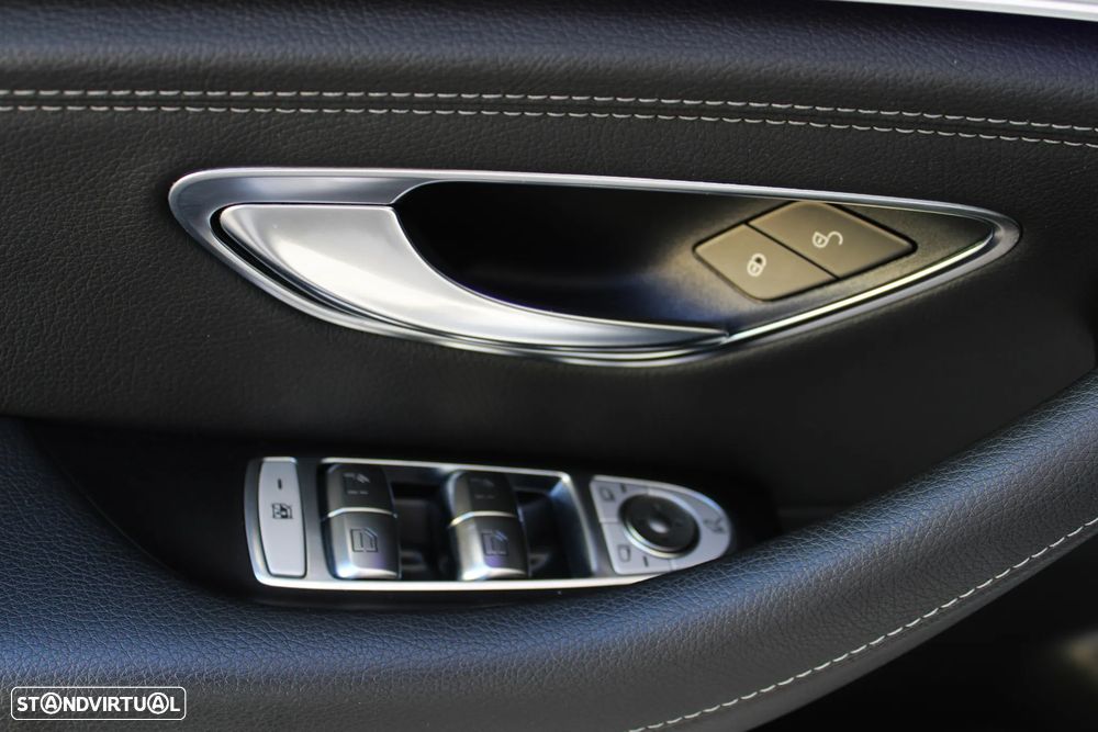 Mercedes-Benz E 300 de 4Matic 9G-TRONIC AMG Line - 47
