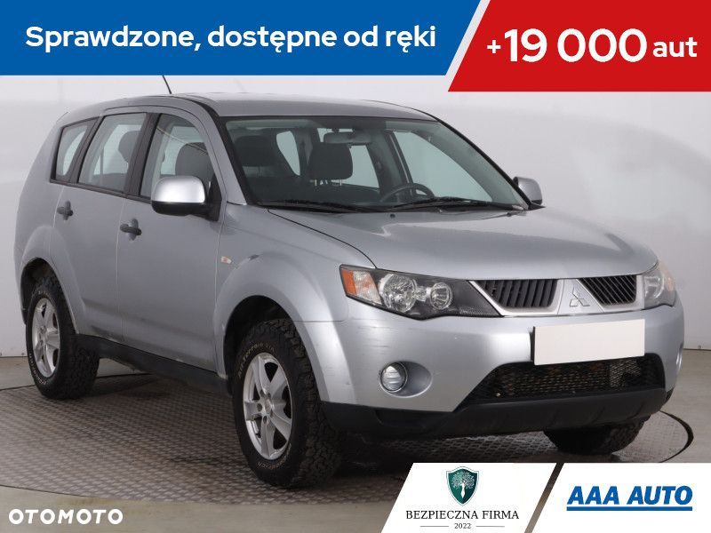 Mitsubishi Outlander - 2
