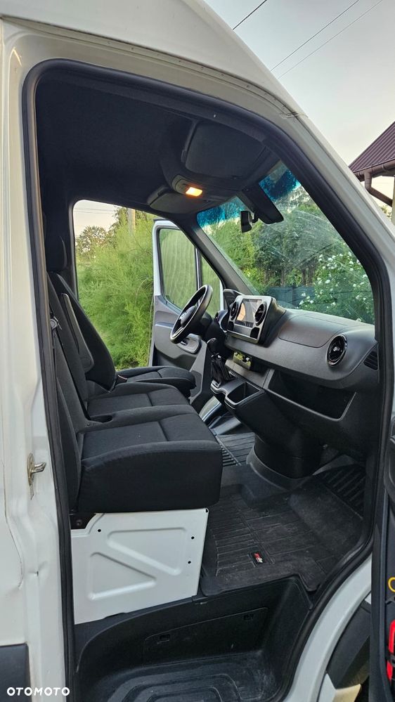 Mercedes-Benz Sprinter - 2