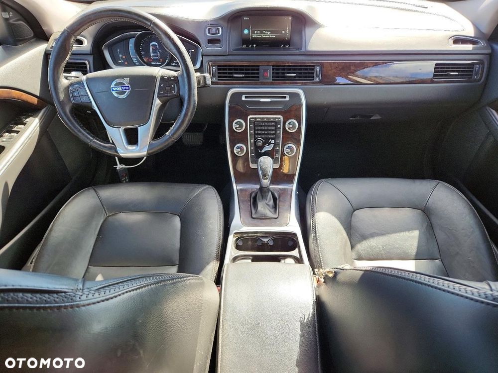 Volvo XC 70 T5 AWD Momentum - 8