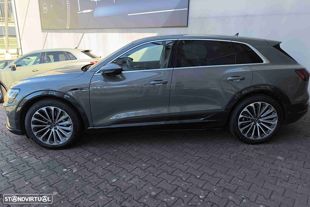 Audi Q8 e-Tron 55 quattro Advanced - 5