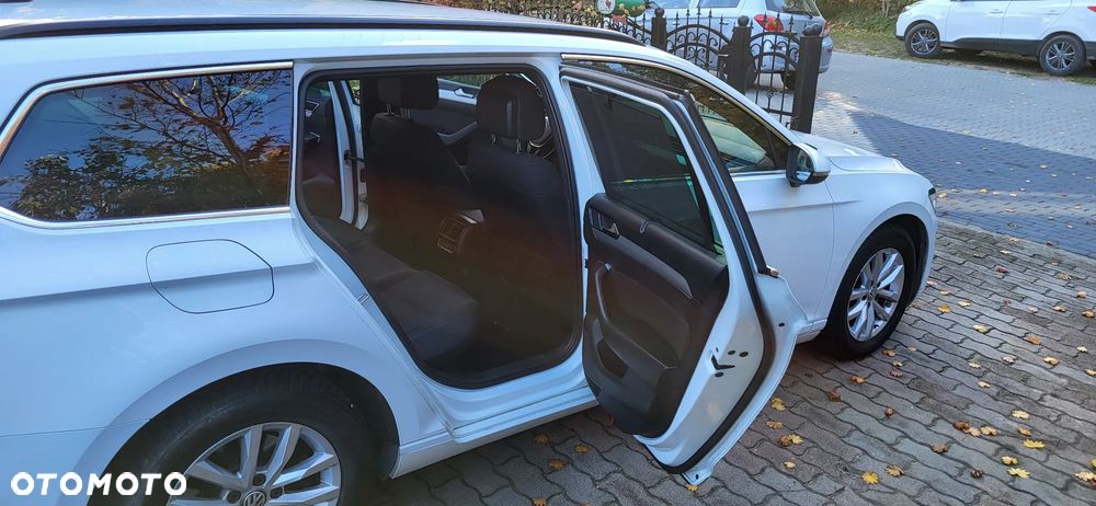 Volkswagen Passat 2.0 TDI (BlueMotion Technology) DSG Comfortline - 13