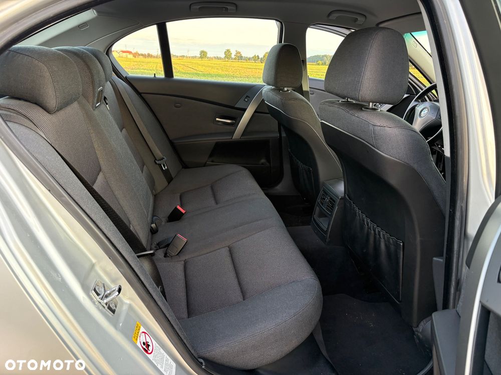 BMW Seria 5 520i - 22