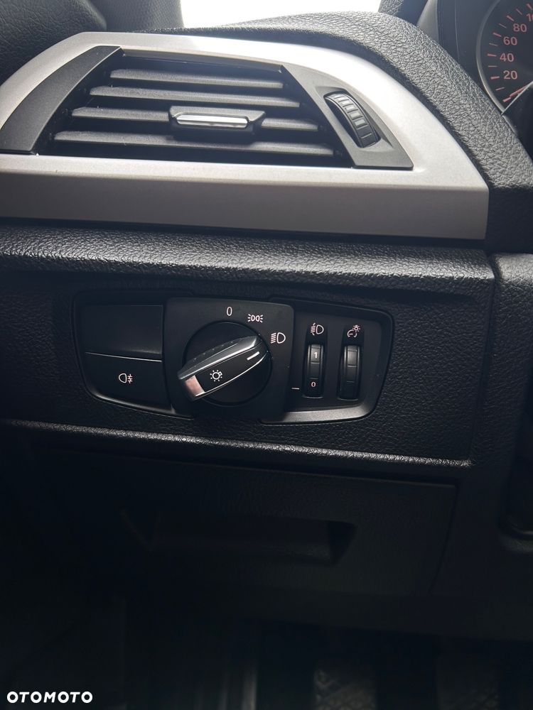BMW Seria 1 116i - 16