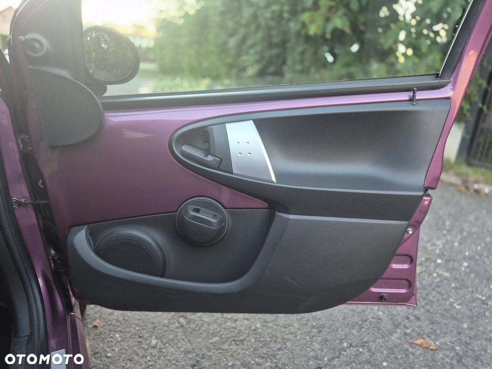 Peugeot 107 - 25