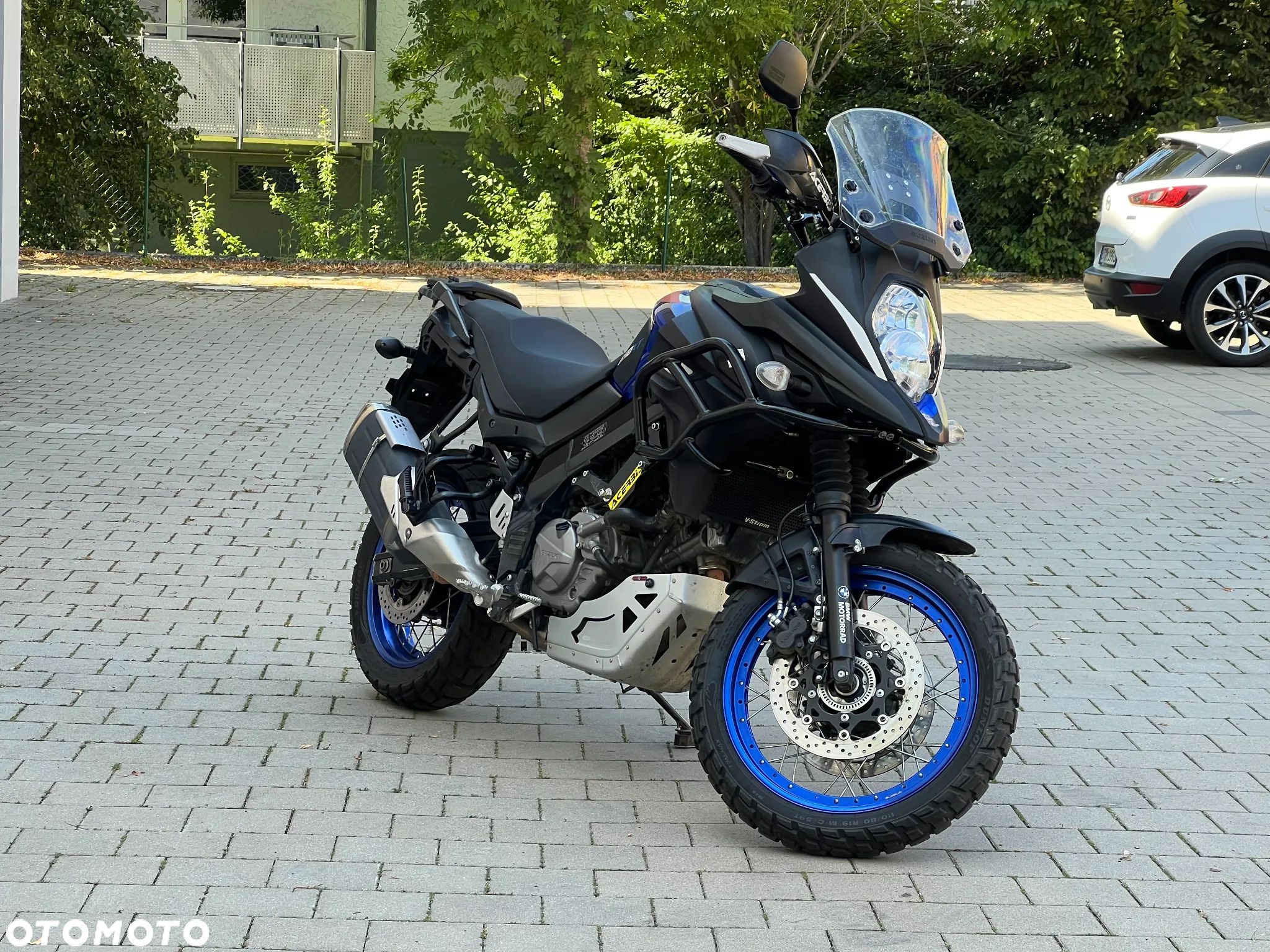 Suzuki V-STROM - 1