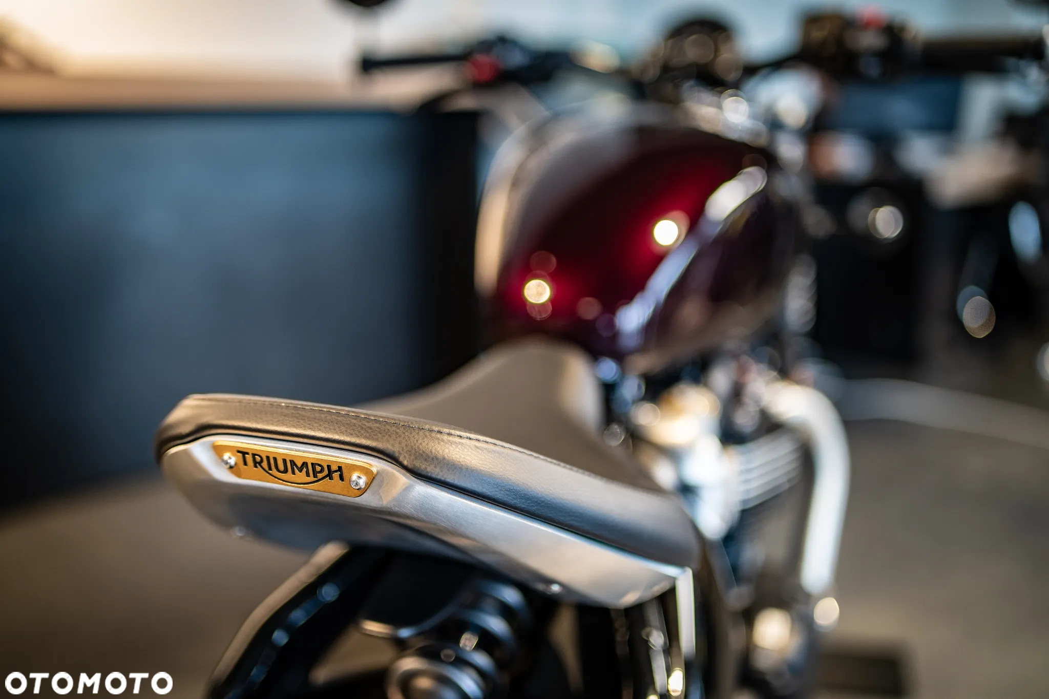Triumph Bonneville Bobber - 12