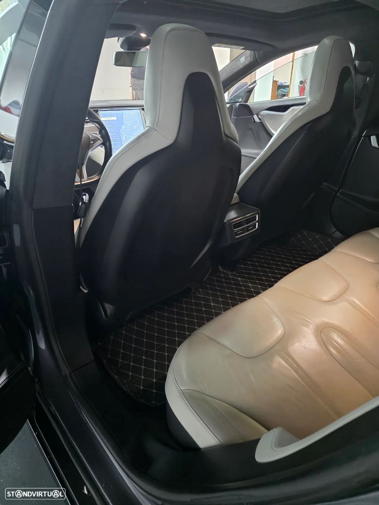 Tesla Model S 85 - 13