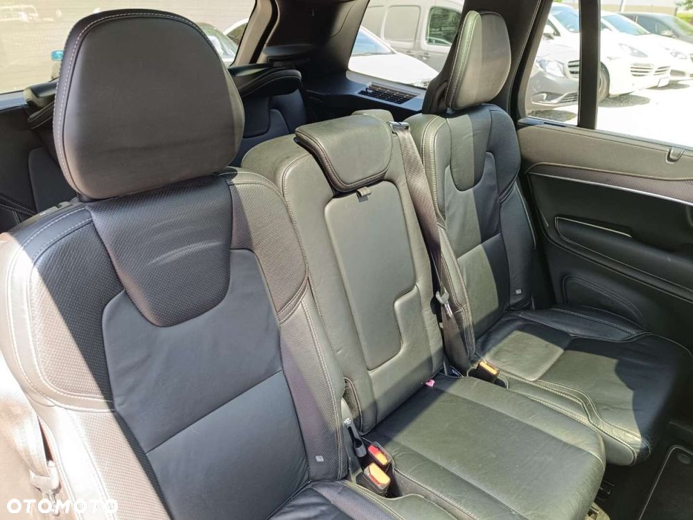Volvo XC 90 D5 SCR AWD R-Design 7os - 36