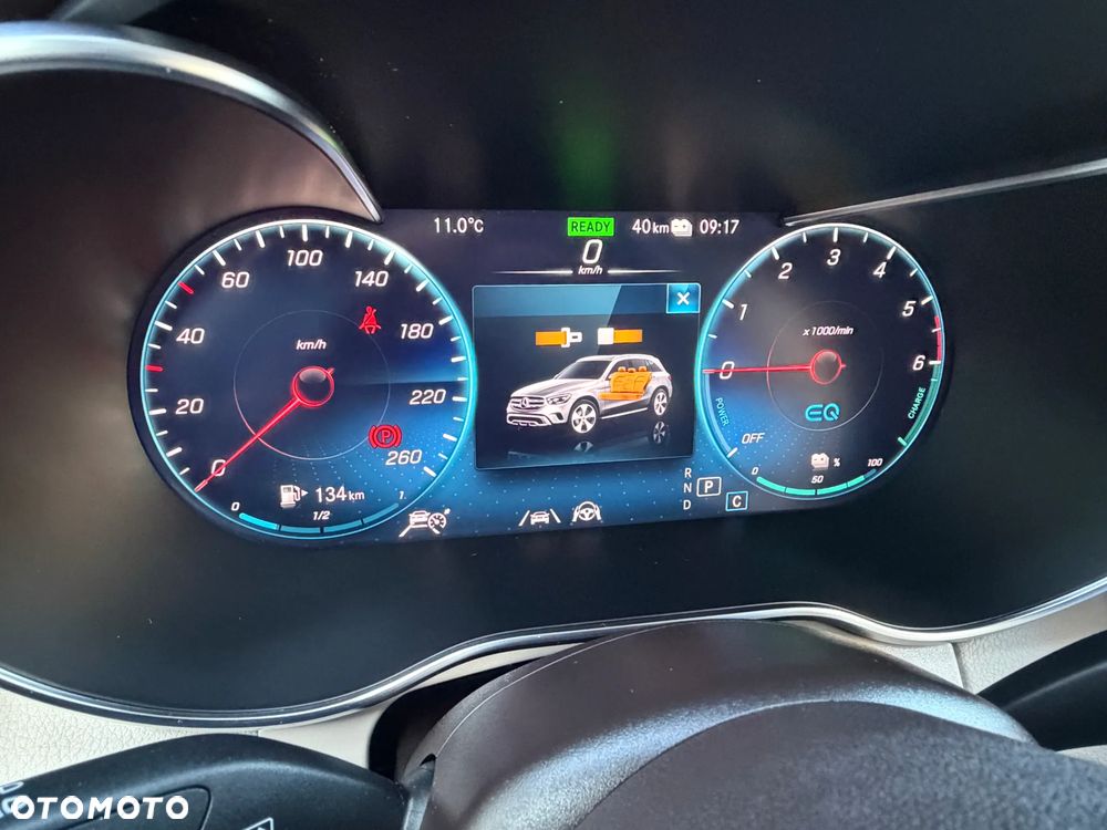 Mercedes-Benz GLC 300 de 4-Matic Business Edition - 23
