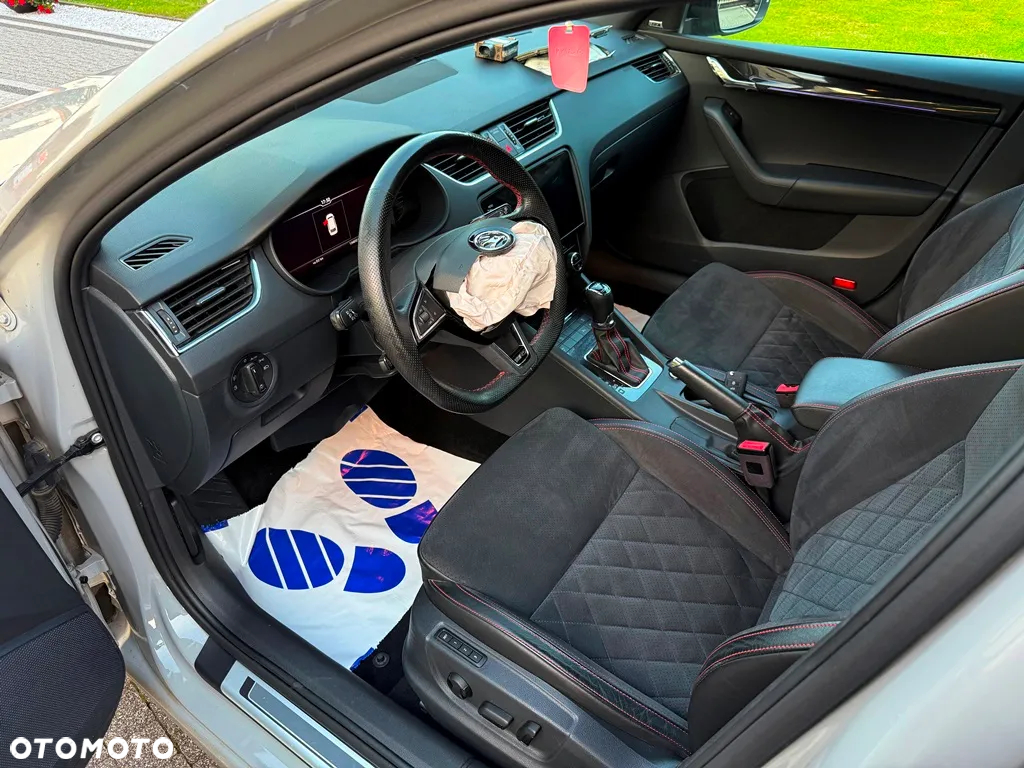 Skoda Octavia Combi 2.0 TSI DSG RS First Edition - 5