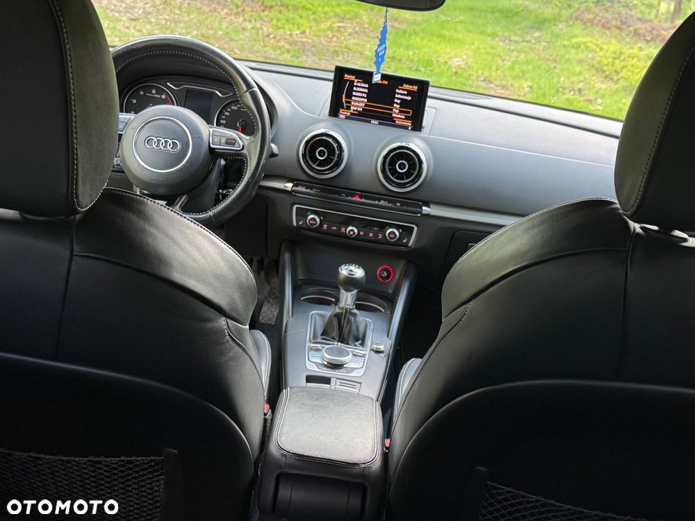 Audi A3 Sportback 1.2 TFSI S line Sportpaket - 17