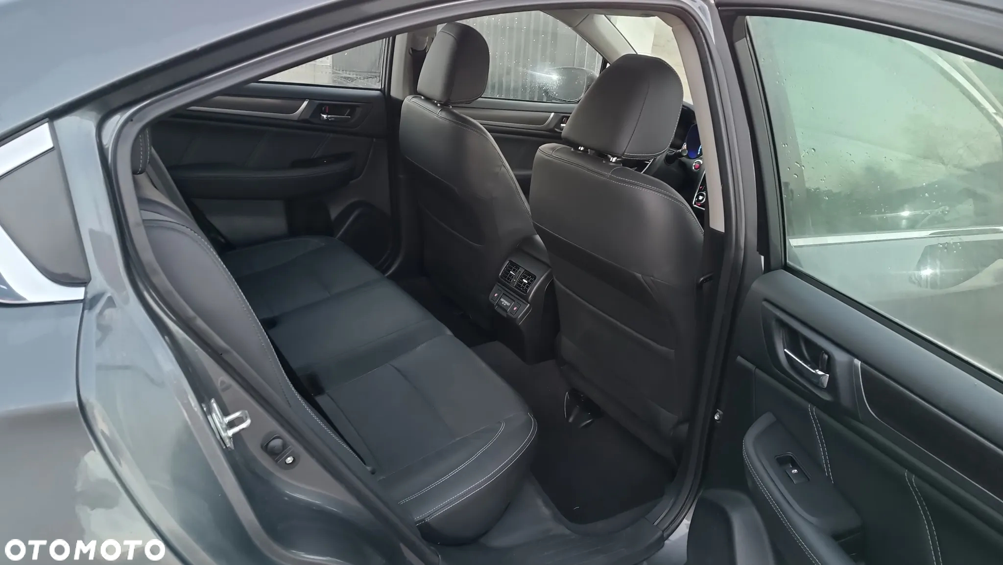 Subaru Legacy - 13