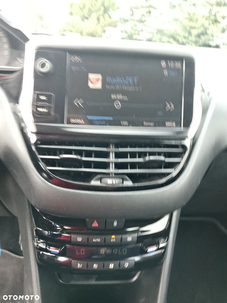 Peugeot 208 1.2 PureTech Allure - 8