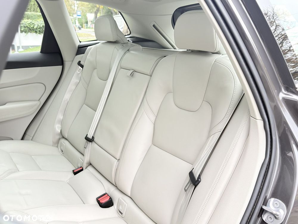 Volvo XC 60 - 16