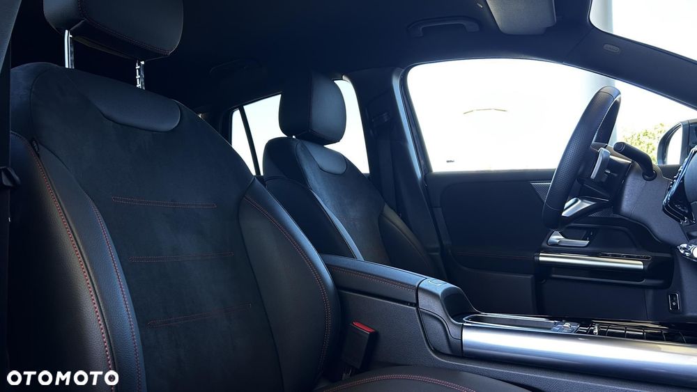 Mercedes-Benz GLA - 23