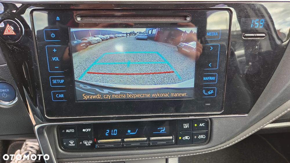 Toyota Auris Hybrid 135 Premium - 12