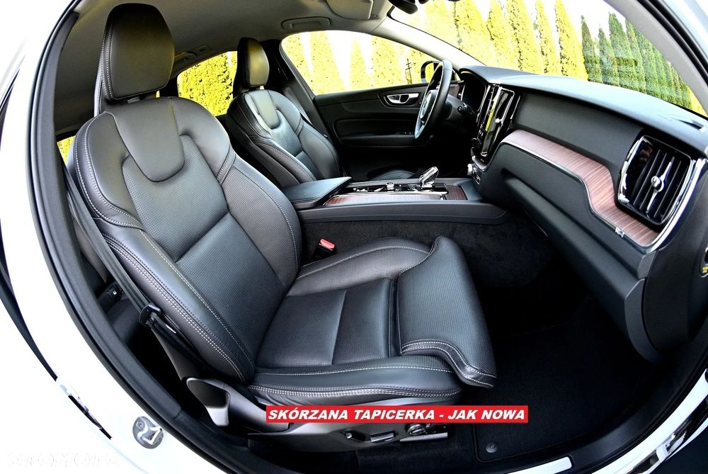 Volvo XC 60 B4 D Plus Dark - 16