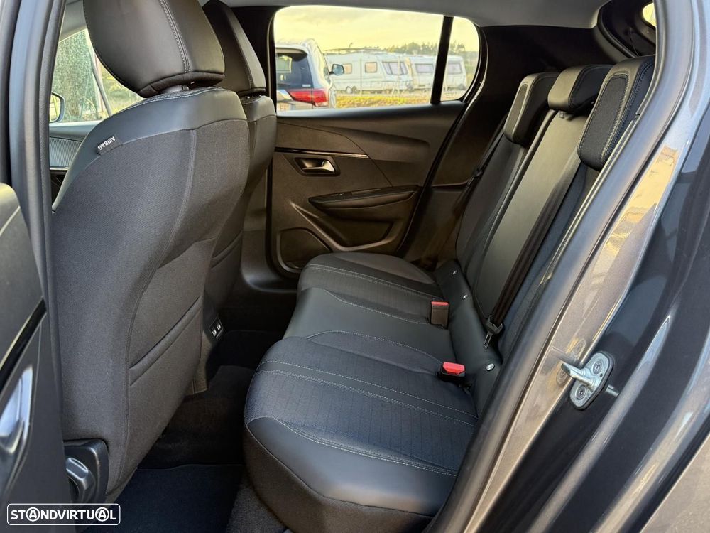 Peugeot 208 1.2 PureTech Allure - 32