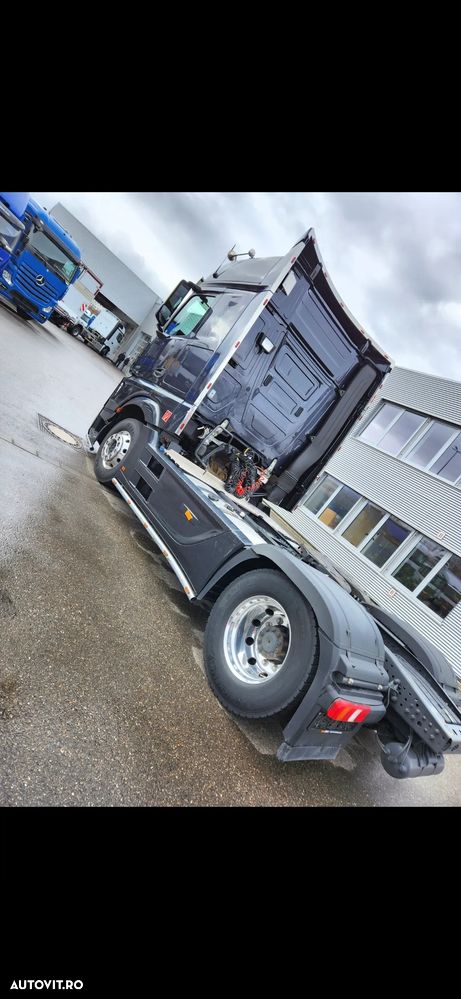 Mercedes-Benz Actros - 5