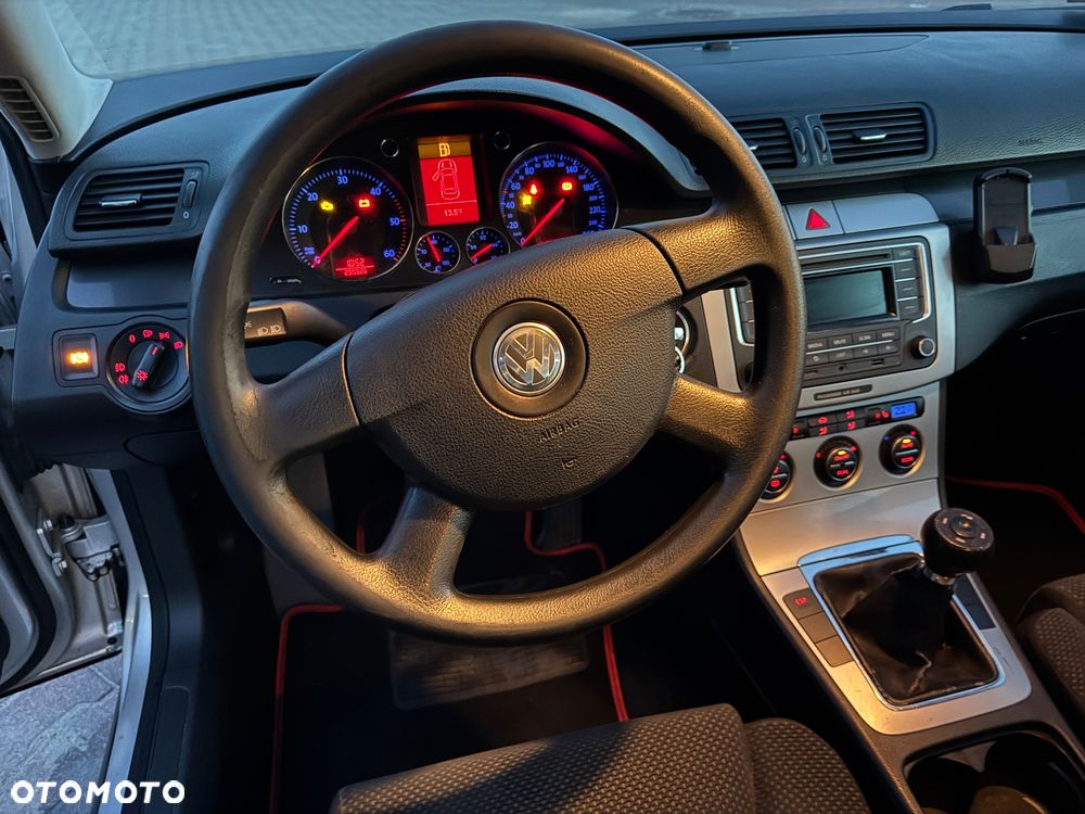 Volkswagen Passat - 11