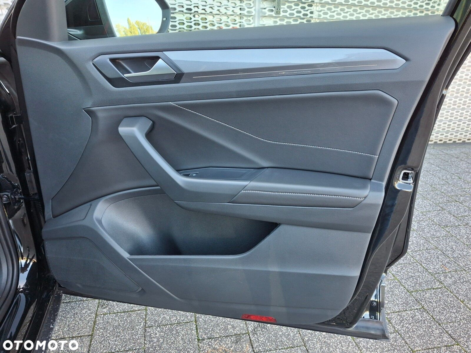 Volkswagen T-Roc - 13
