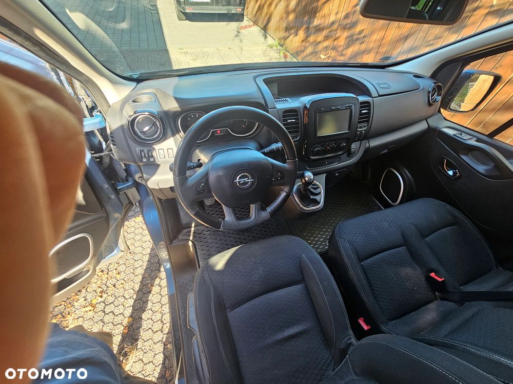 Opel Vivaro - 10