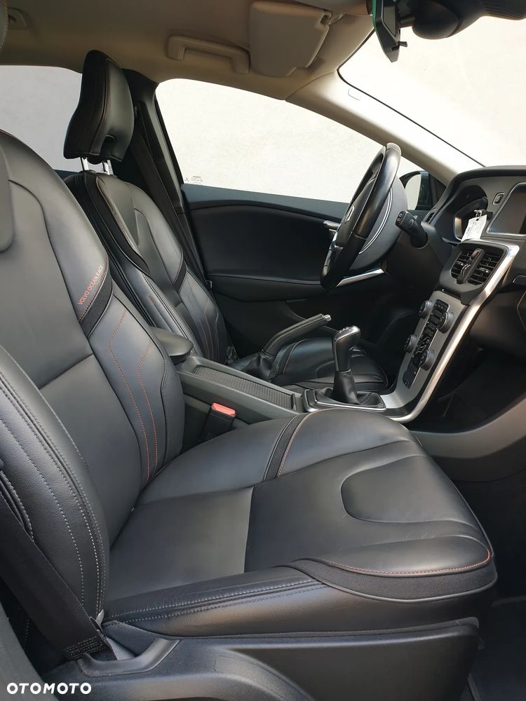 Volvo V40 D2 R Design - 29