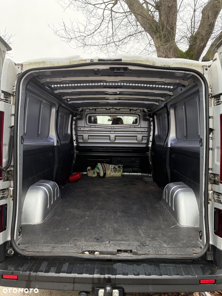 Renault Trafic 2.0 dCi EDC - 9