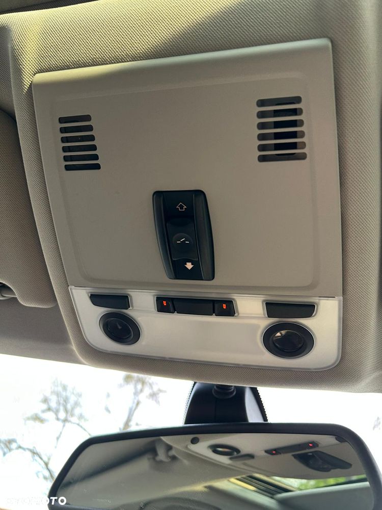 BMW Seria 3 330i xDrive - 20