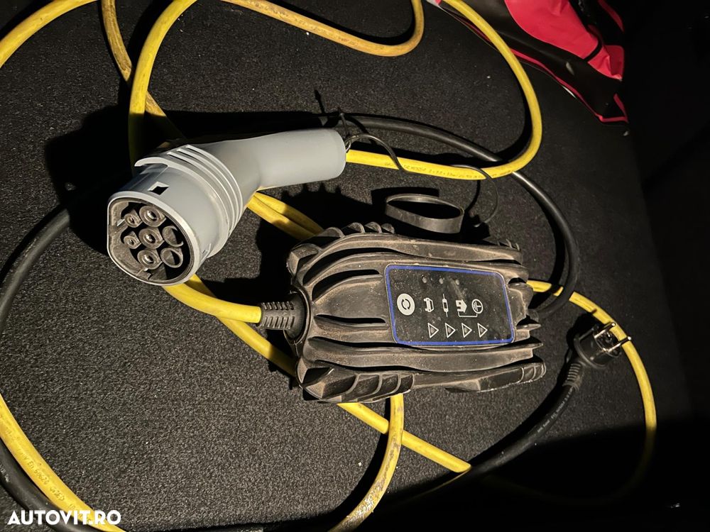 Volkswagen e-Golf - 15