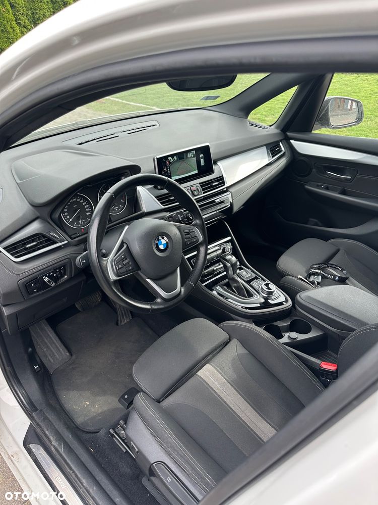 BMW Seria 2 216d Sport Line - 11