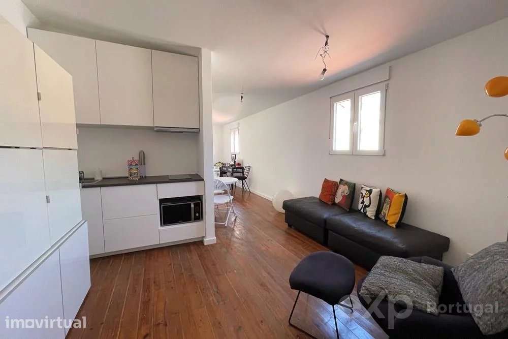 Apartamento T2 renovado com vista em Santos, Lisboa - Grande imagem: 2/21