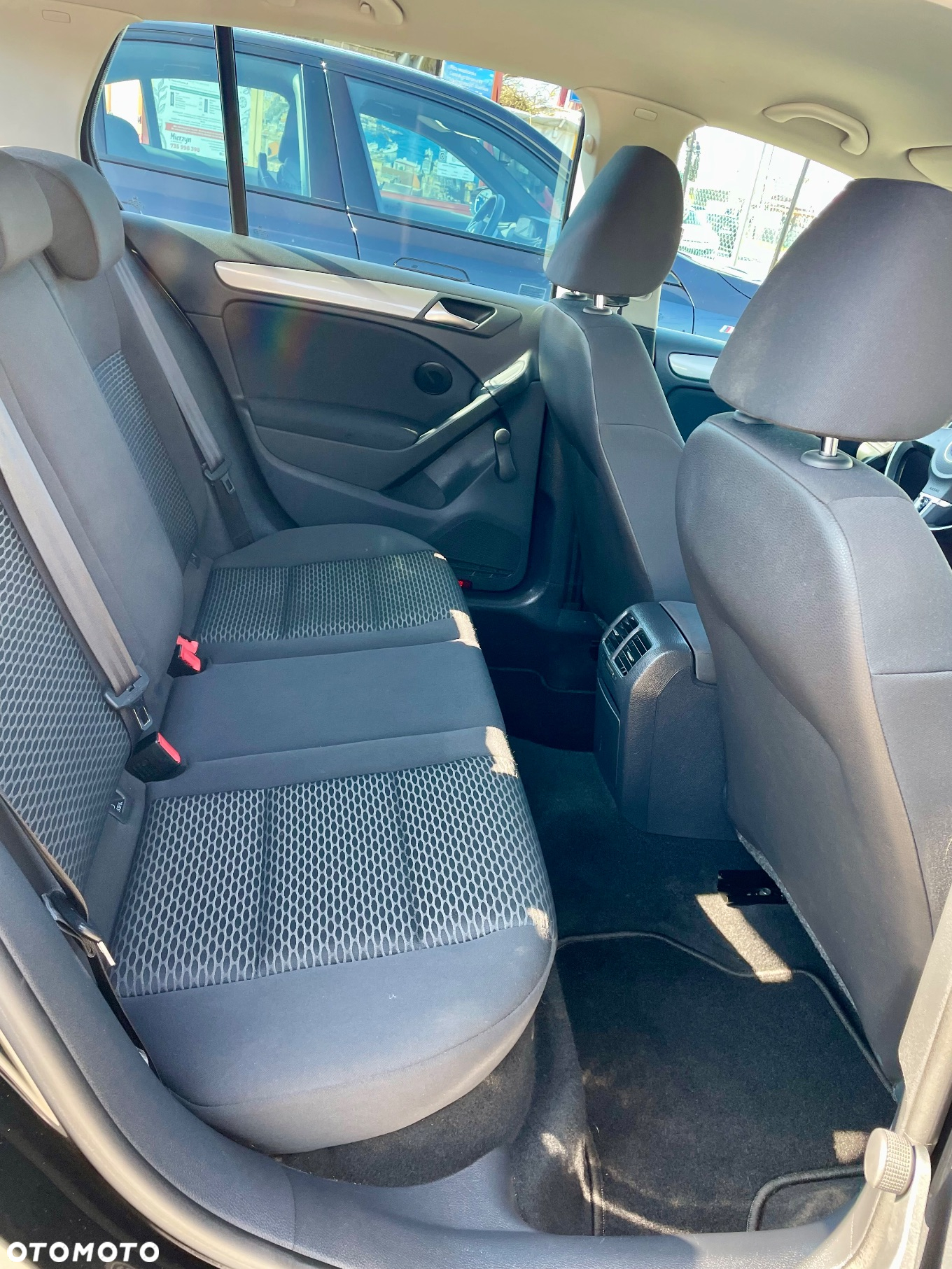 Volkswagen Golf - 24