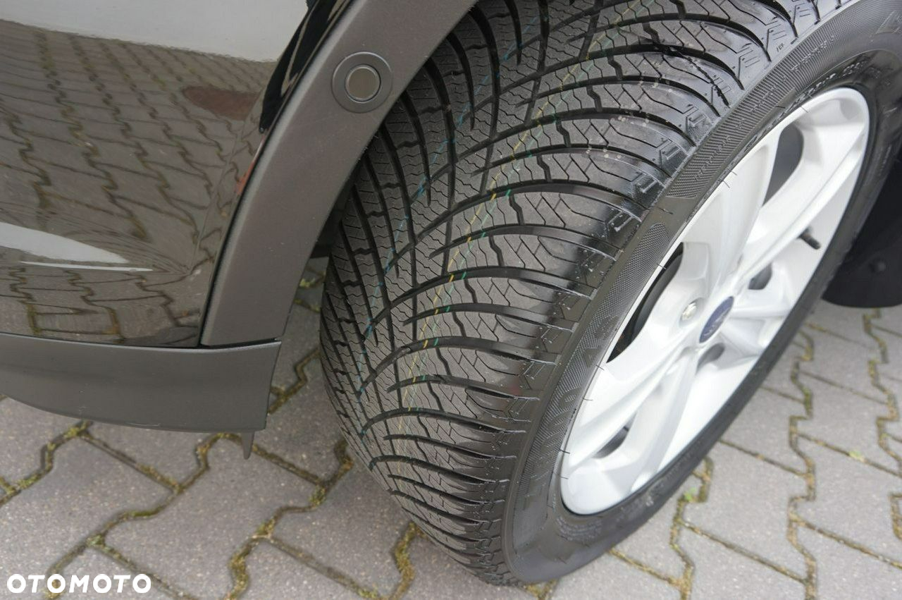 Ford Kuga 2.0 TDCi 2x4 Titanium - 24