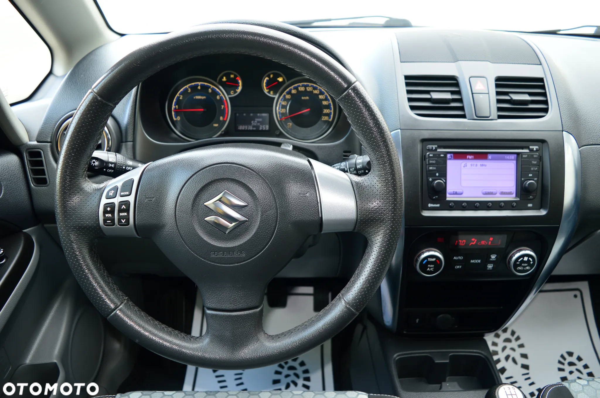 Suzuki SX4 - 16