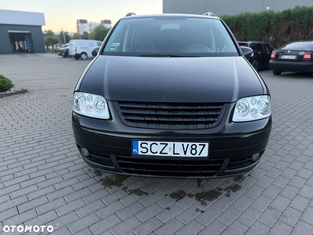 Volkswagen Touran 2.0 TDI DPF Highline - 2